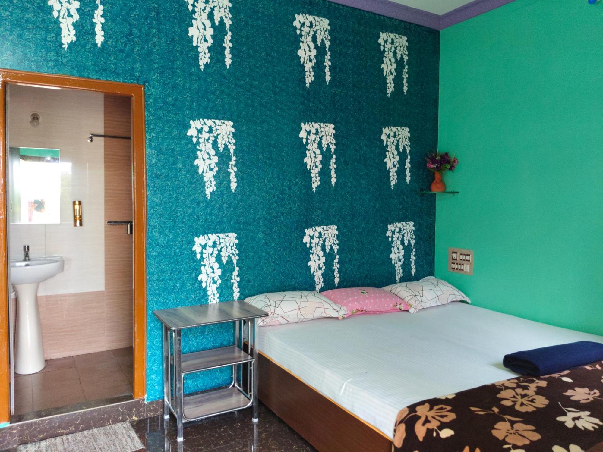 Vinayaka Homestay Хампи Экстерьер фото