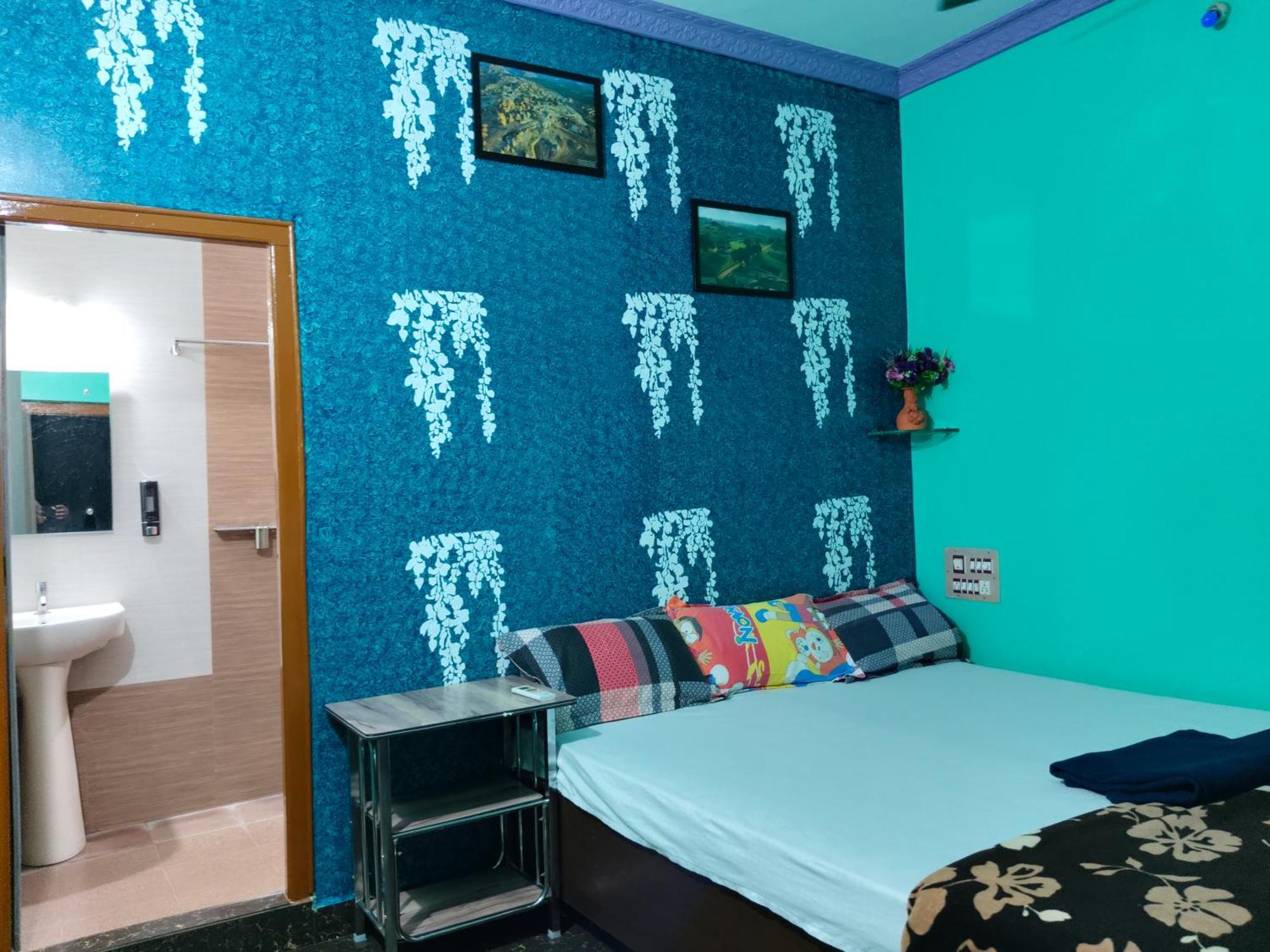 Vinayaka Homestay Хампи Экстерьер фото